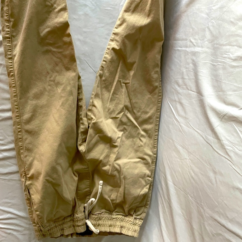 Pacsun Cacky Joggers.